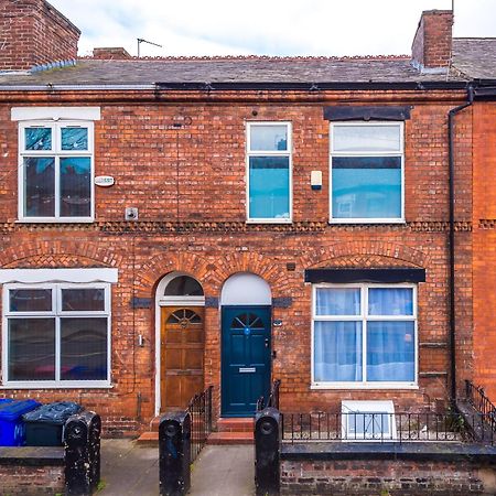 Rest&Recharge At A Luxury Retreat In Manchester - Sleeps 11, 5 Bedrooms, 3 Bathrooms, Free Parking Exterior photo