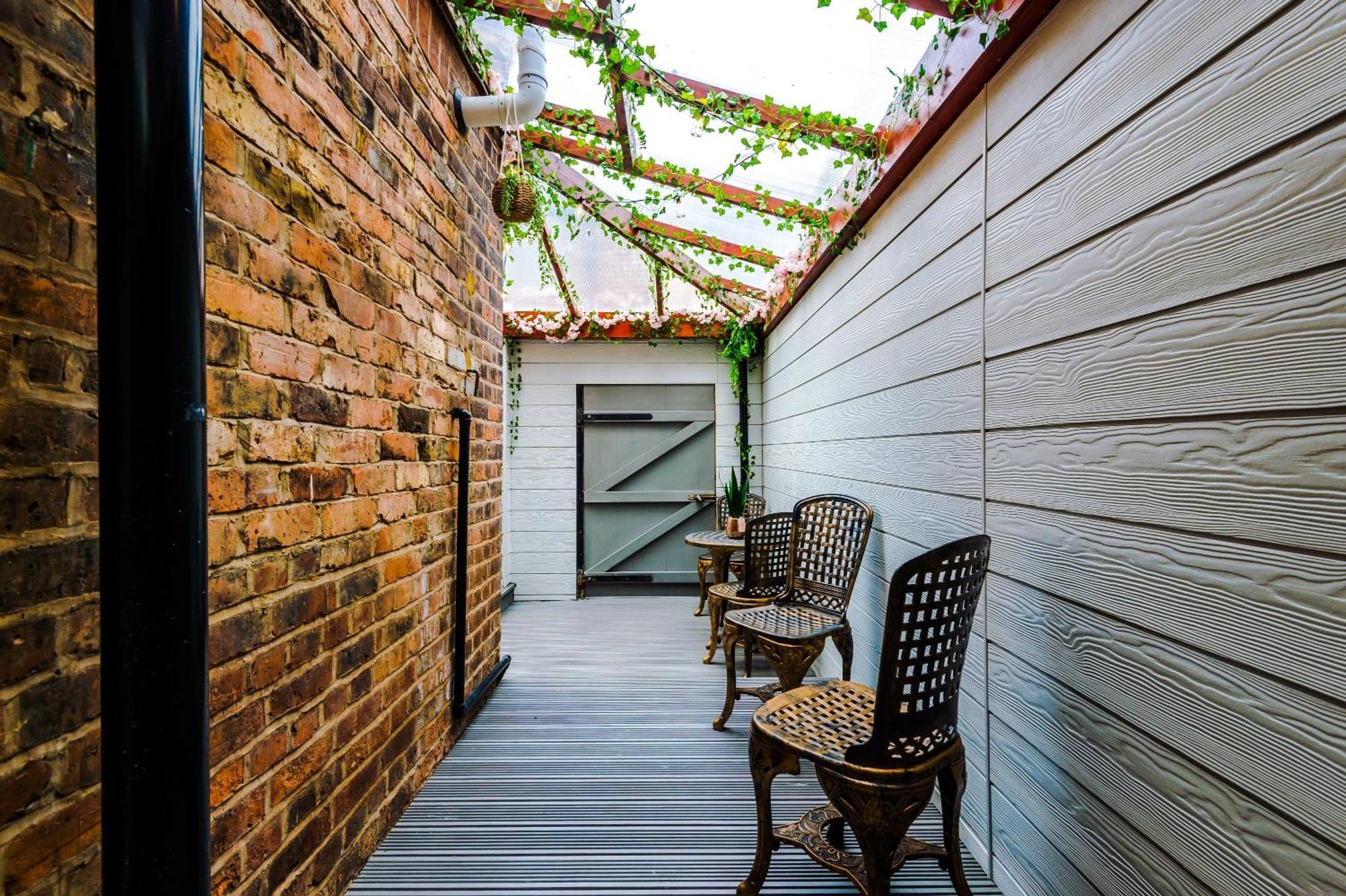 Rest&Recharge At A Luxury Retreat In Manchester - Sleeps 11, 5 Bedrooms, 3 Bathrooms, Free Parking Exterior photo