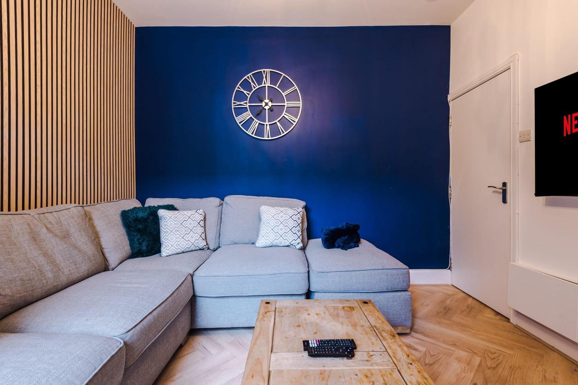 Rest&Recharge At A Luxury Retreat In Manchester - Sleeps 11, 5 Bedrooms, 3 Bathrooms, Free Parking Exterior photo