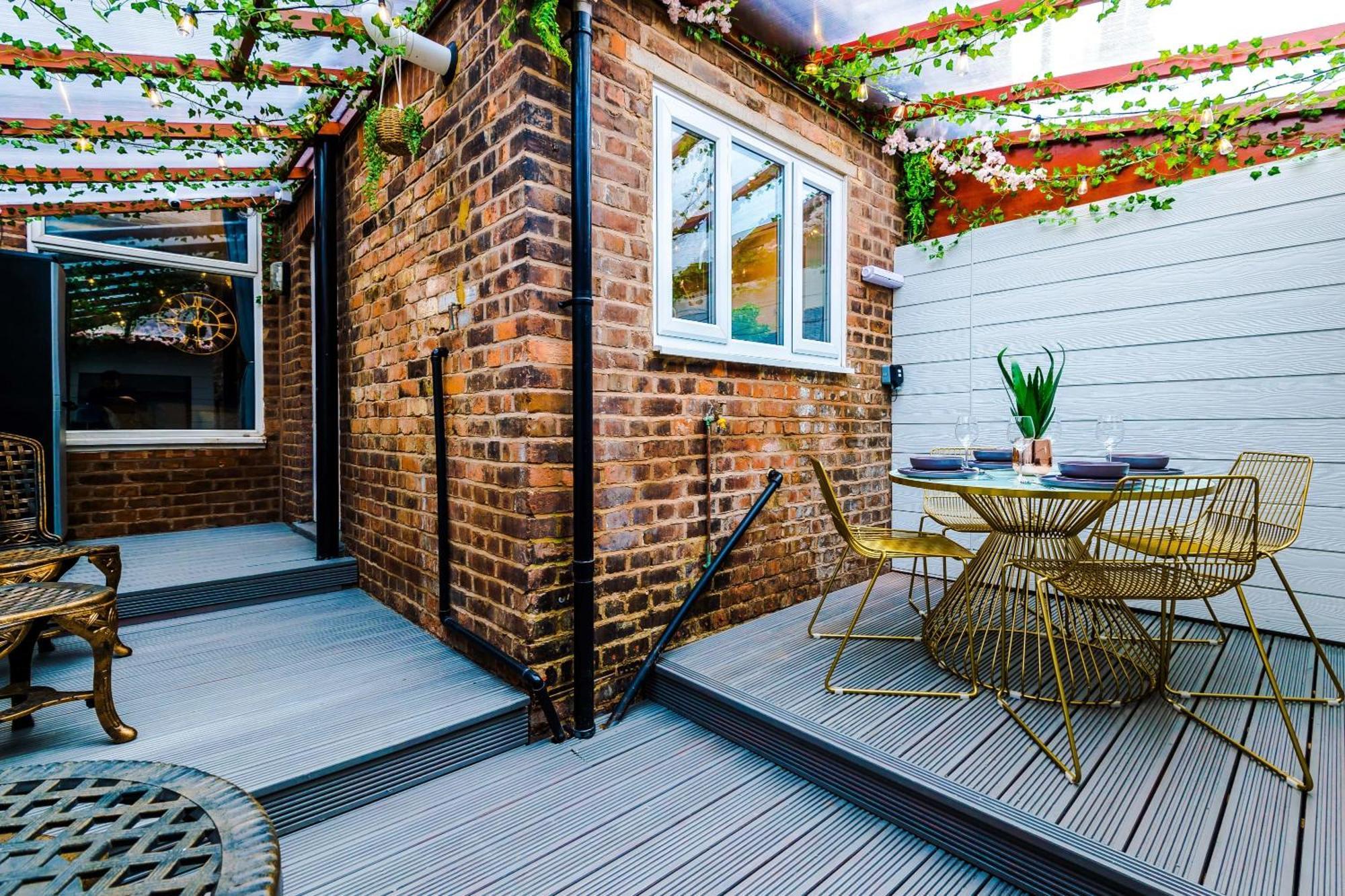 Rest&Recharge At A Luxury Retreat In Manchester - Sleeps 11, 5 Bedrooms, 3 Bathrooms, Free Parking Exterior photo