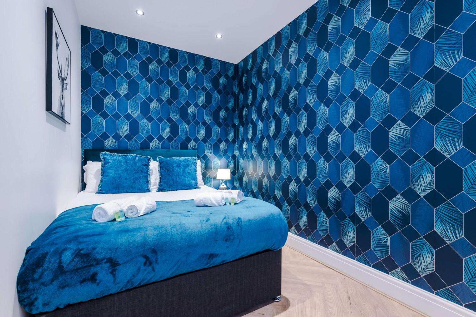 Rest&Recharge At A Luxury Retreat In Manchester - Sleeps 11, 5 Bedrooms, 3 Bathrooms, Free Parking Exterior photo