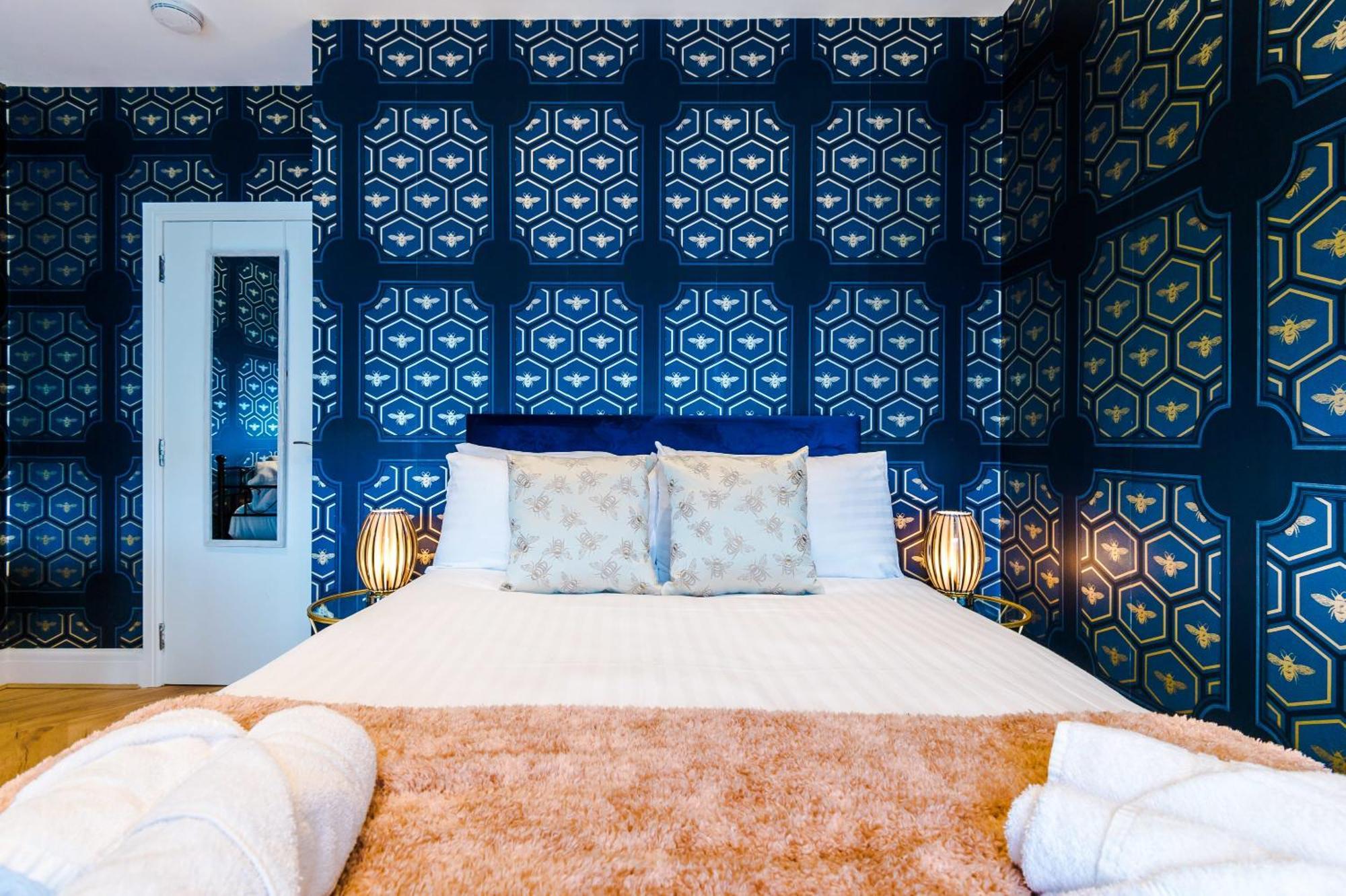 Rest&Recharge At A Luxury Retreat In Manchester - Sleeps 11, 5 Bedrooms, 3 Bathrooms, Free Parking Exterior photo