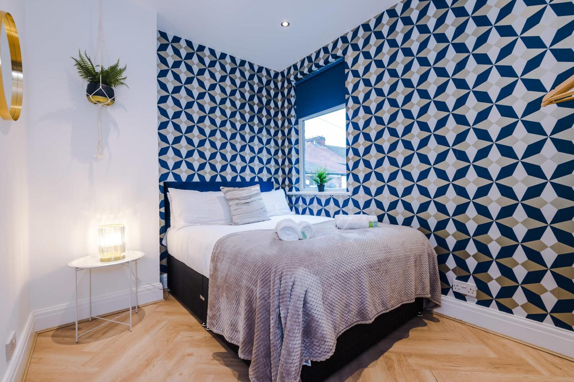 Rest&Recharge At A Luxury Retreat In Manchester - Sleeps 11, 5 Bedrooms, 3 Bathrooms, Free Parking Exterior photo