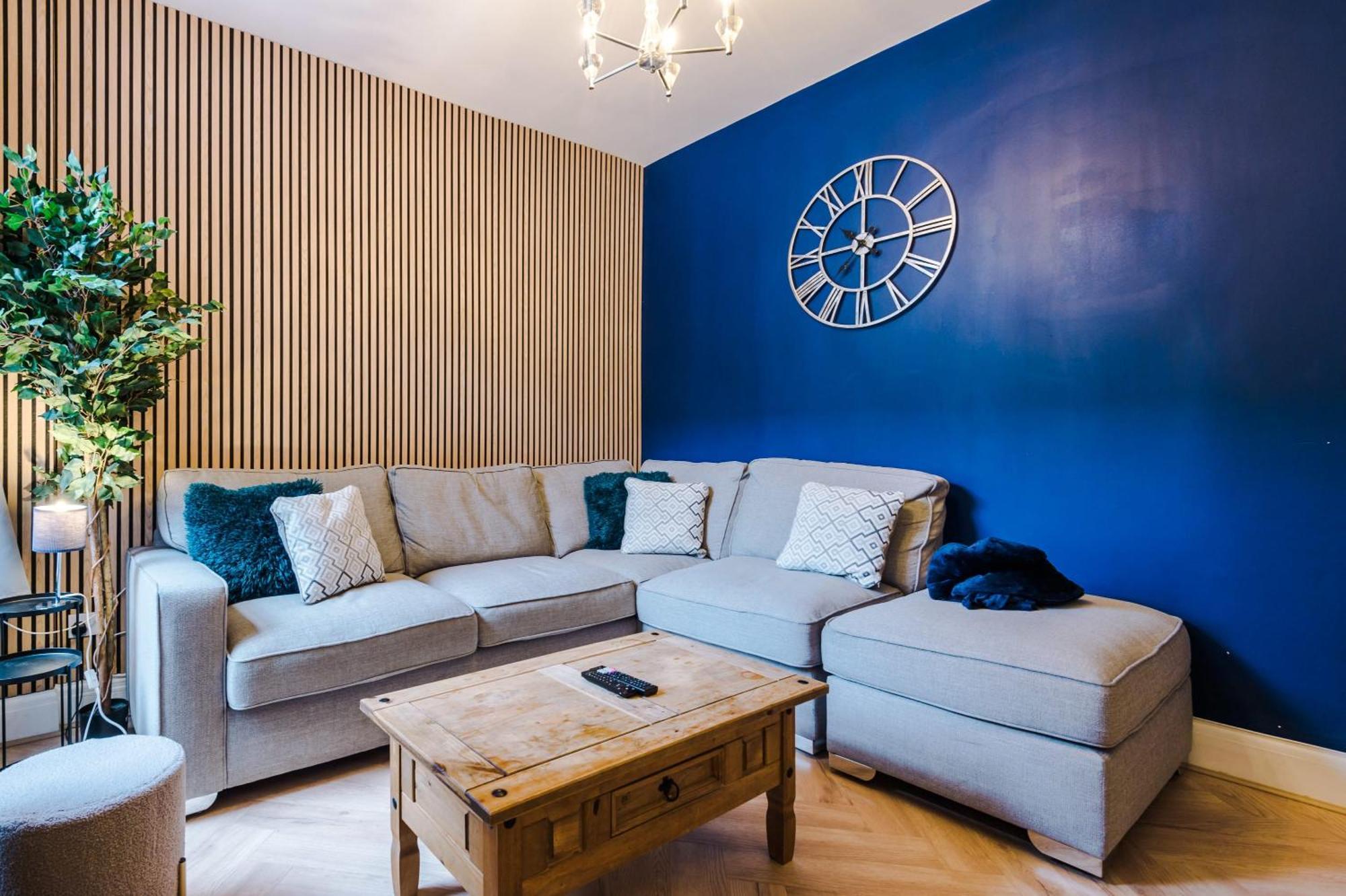 Rest&Recharge At A Luxury Retreat In Manchester - Sleeps 11, 5 Bedrooms, 3 Bathrooms, Free Parking Exterior photo